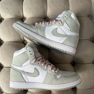 Woman’s Nike Air Jordan 1 High Seafoam | Gently used | Used Once